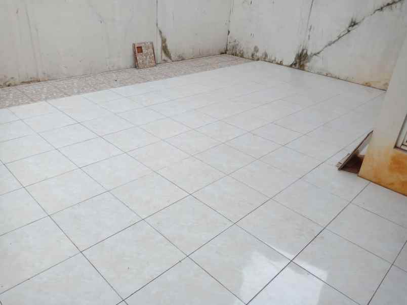 dijual rumah suvarna sutera cluster