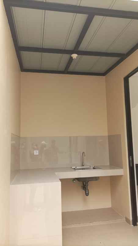 dijual rumah suvarna sutera tangerang