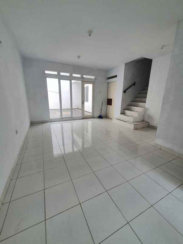 dijual rumah talaga bestari tangerang