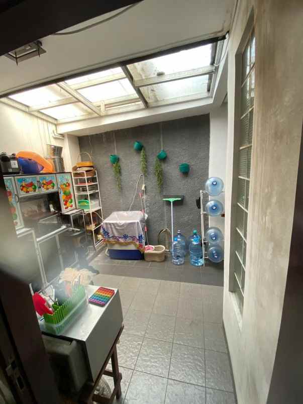dijual rumah taman buaran indah 2