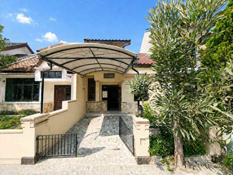 dijual rumah taman gapura
