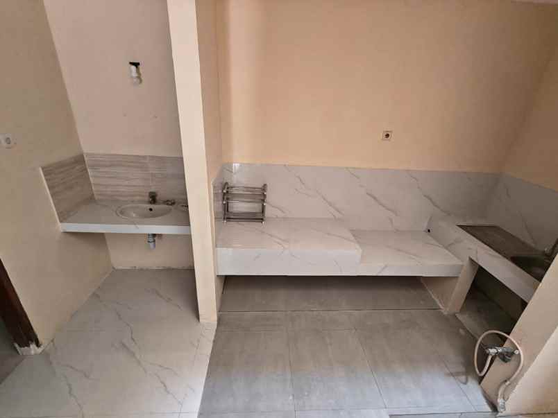 dijual rumah taman gapura