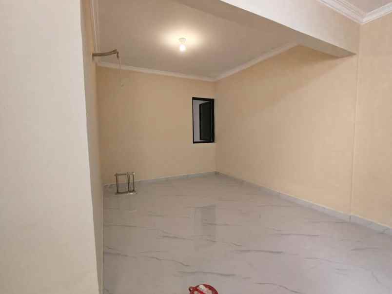 dijual rumah taman gapura