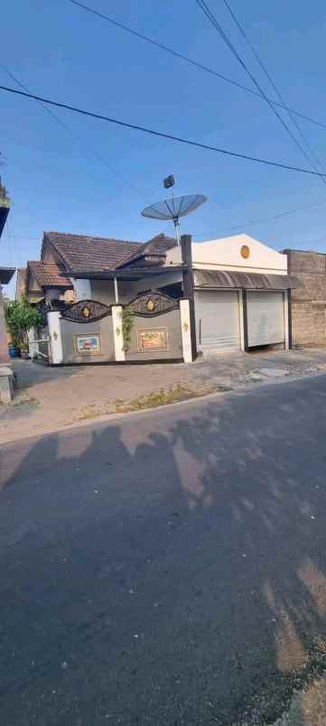 dijual rumah tamantirto 3 km kampus umy