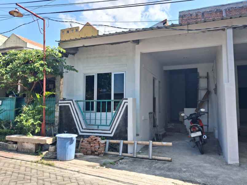 dijual rumah tembalang