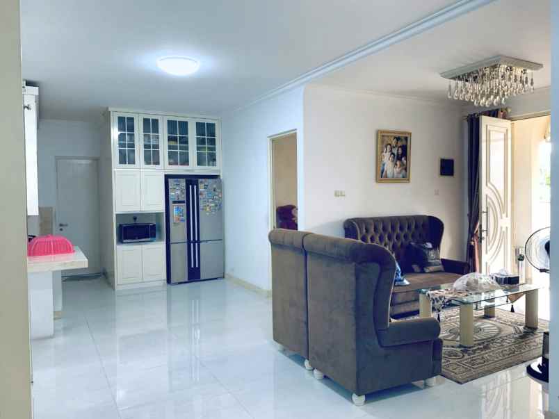 dijual rumah the royal residence