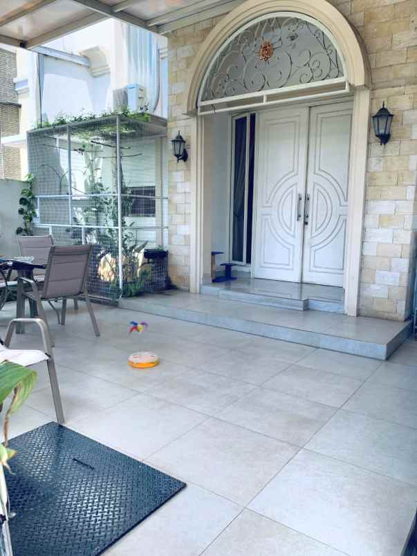 dijual rumah the royal residence