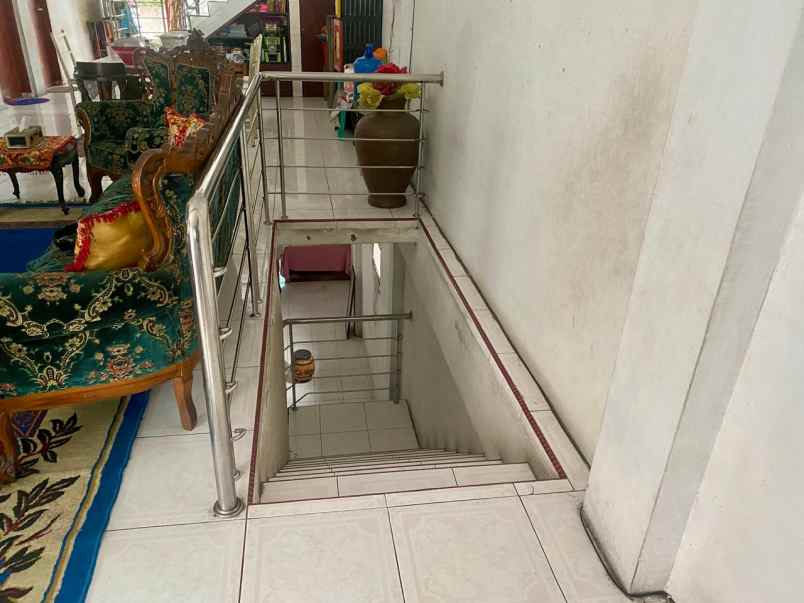dijual rumah tinggal 2 lantai jl bromo medan
