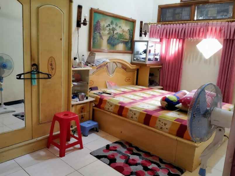 dijual rumah tropodo waru