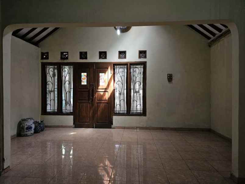 dijual rumah utan kayu