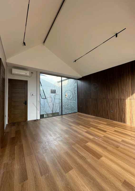 dijual rumah villa area gatsu barat denpasar bali