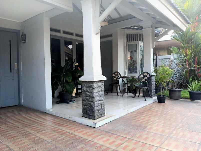 dijual rumah villa bintaro indah