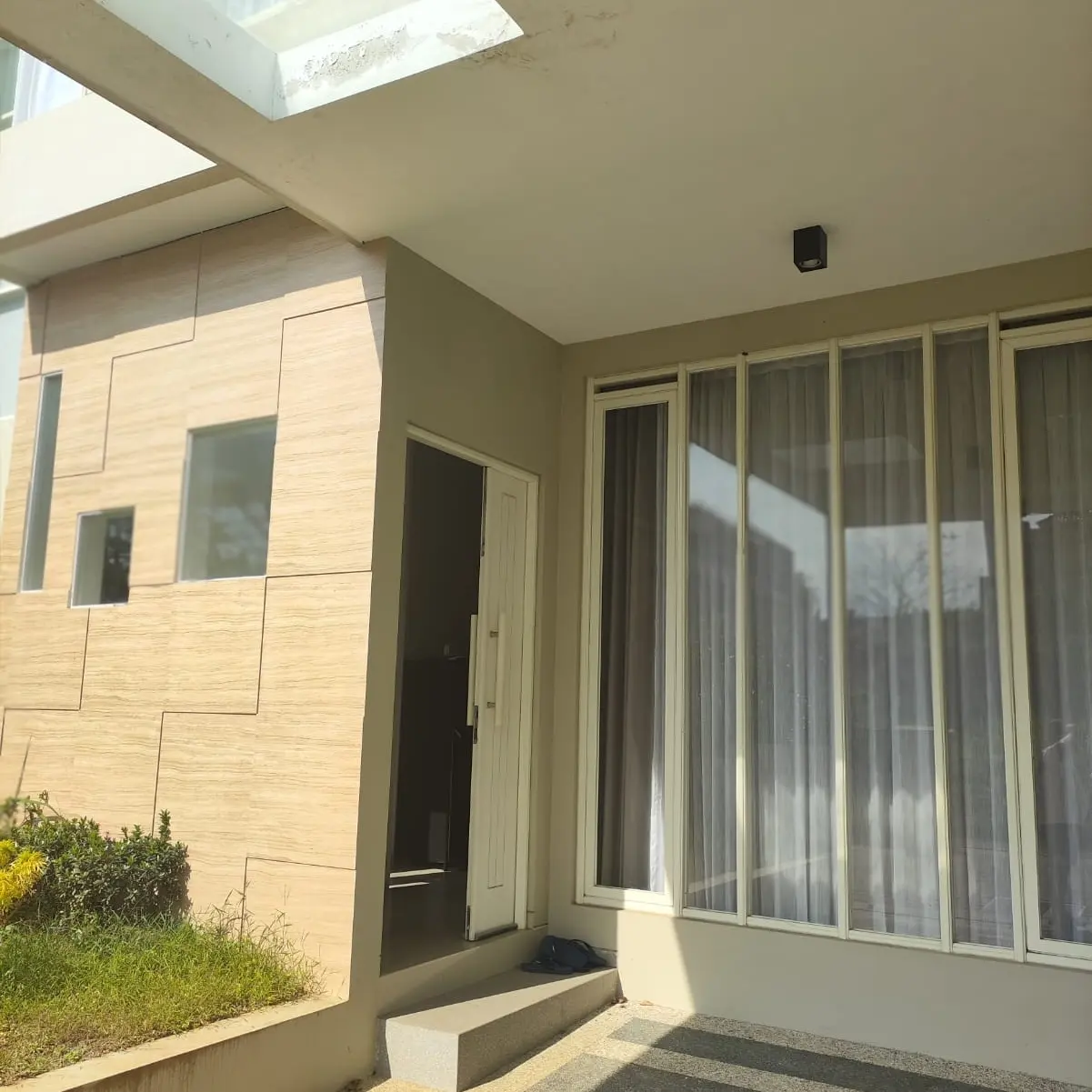 dijual rumah villa puncak tidar