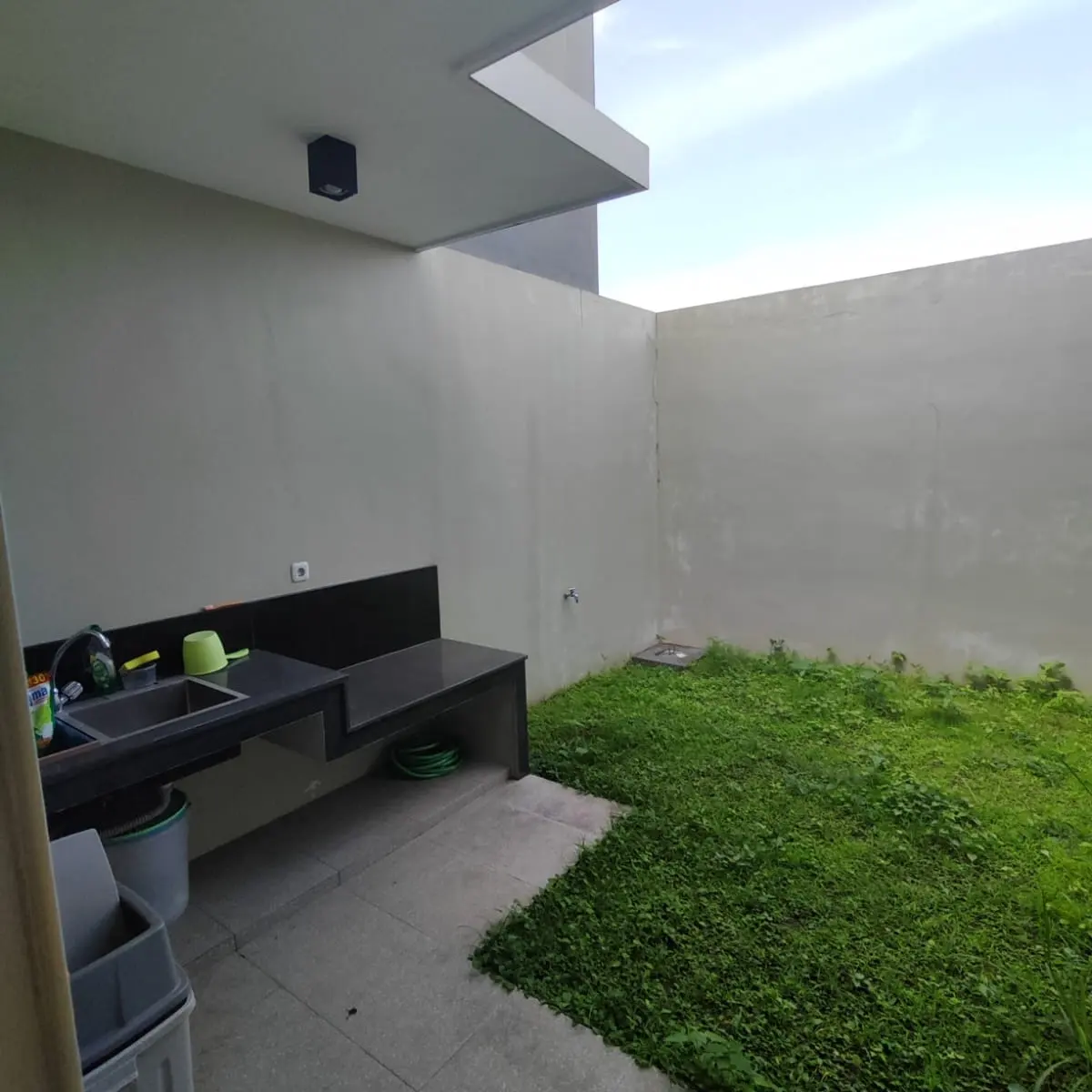 dijual rumah villa puncak tidar