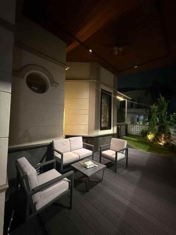 dijual rumah villa valensia pakuwon