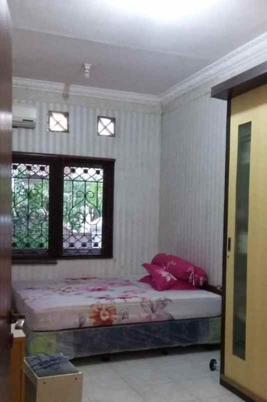 dijual rumah wiguna