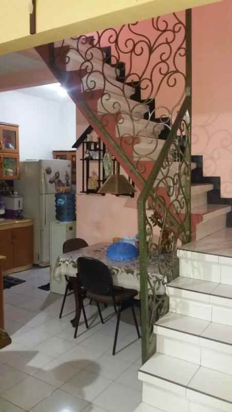 dijual rumah wiguna