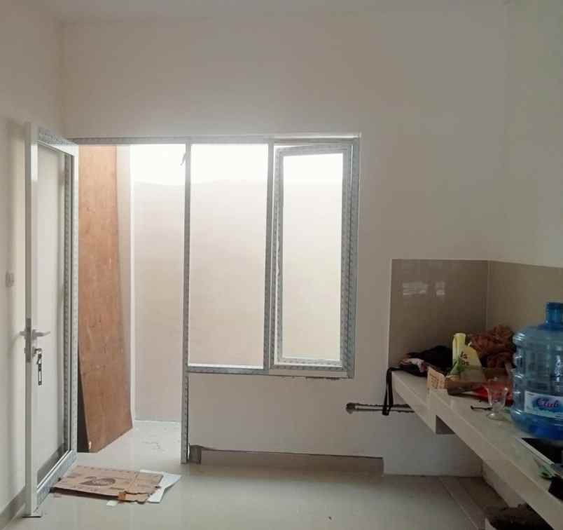 dijual rumah wiguna
