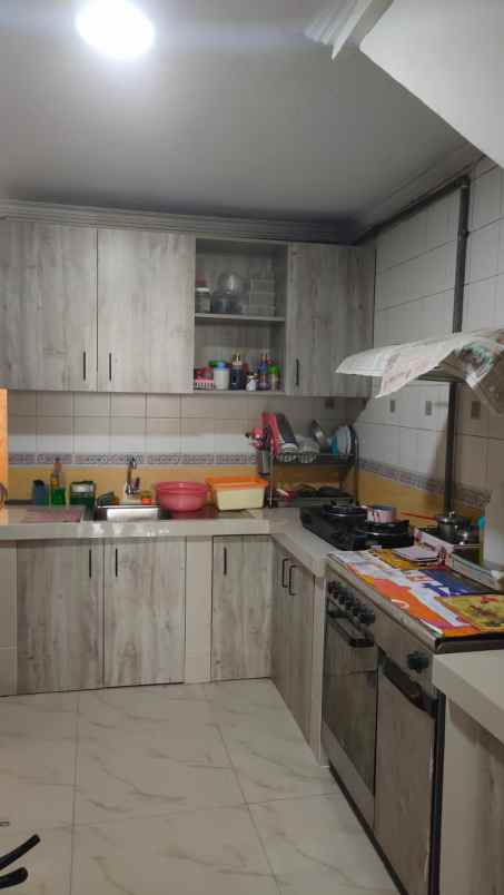 dijual rumah wisma kedung asem indah