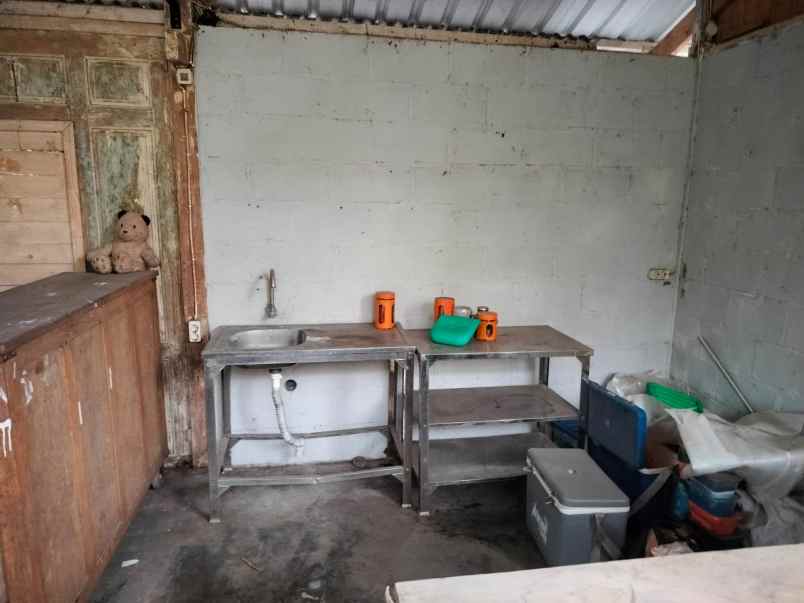 dijual tanah beserta cafe rumah di jalan kaliurang