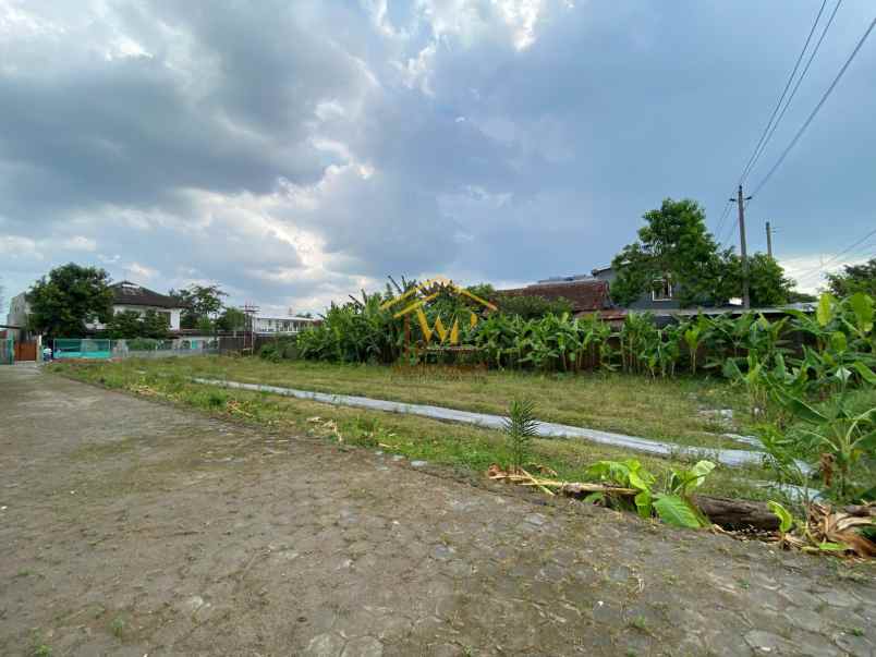 dijual tanah maguwoharjo kec depok kab