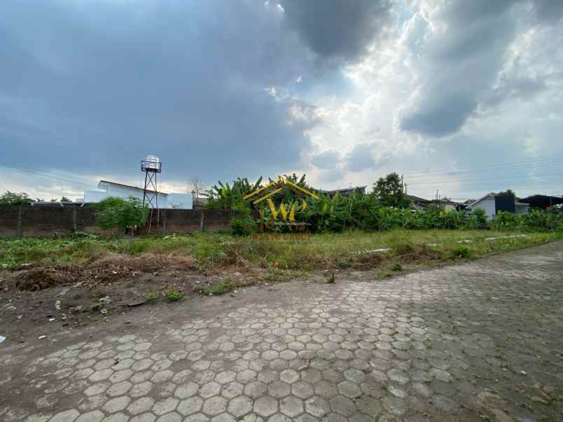 dijual tanah maguwoharjo kec depok kab