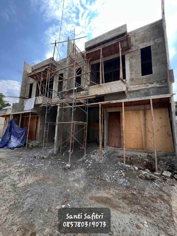 dijual townhouse classic modern tanjung barat jaksel