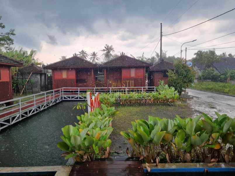 dijual villa harjobinangun