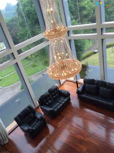 dijual villa komplek villa trinity