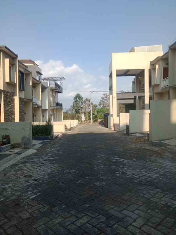 dijual villa perum d jagad land