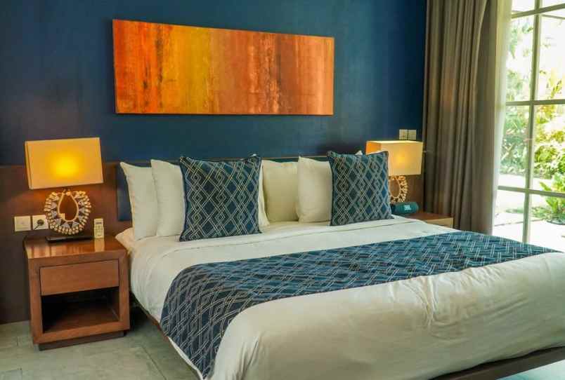 dijual villa raya munggu