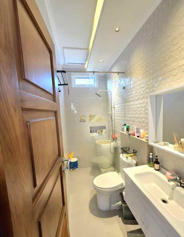 dijual villa sendangadi