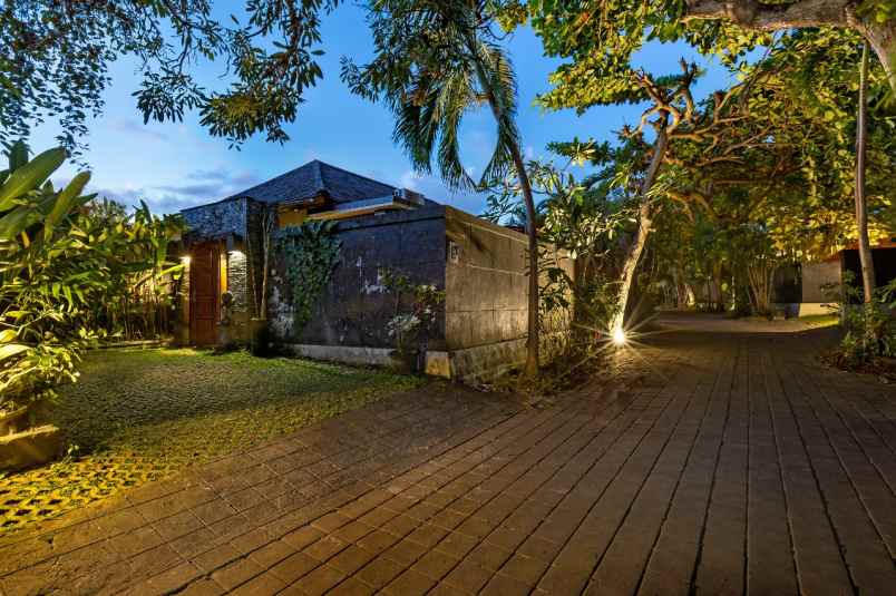 dijual villa umalas badung bali