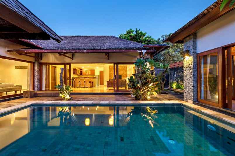 dijual villa umalas badung bali