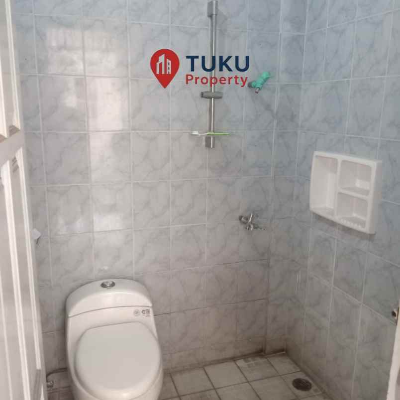 disewakan murah rumah hook di komplek serua ciputat