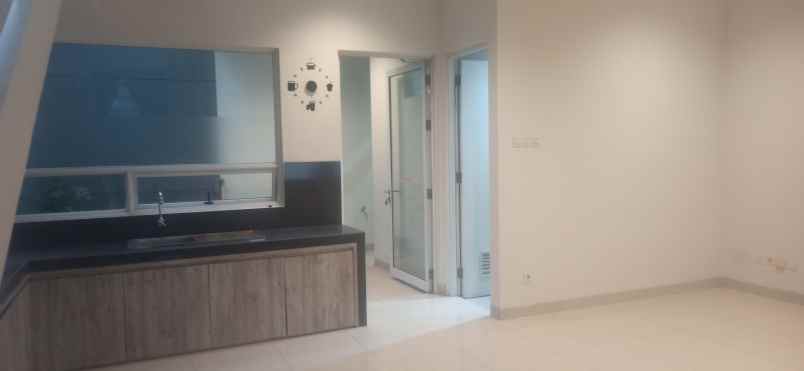 disewakan rumah bintaro sektor 9 semi furnished
