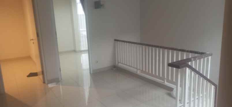 disewakan rumah bintaro sektor 9 semi furnished