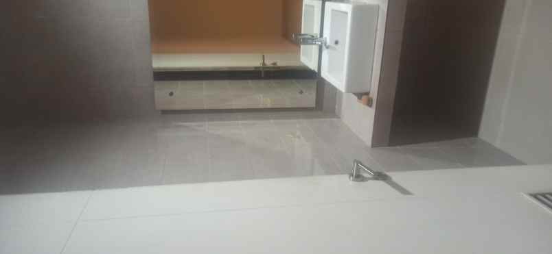 disewakan rumah bintaro sektor 9 semi furnished