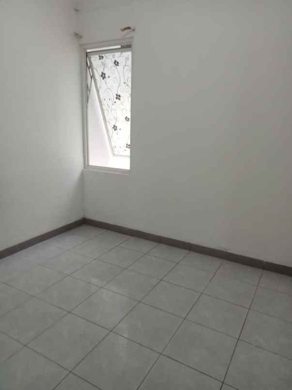 disewakan rumah di bsb village aurora terrace murah