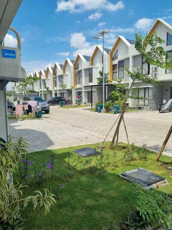 disewakan rumah eastern park