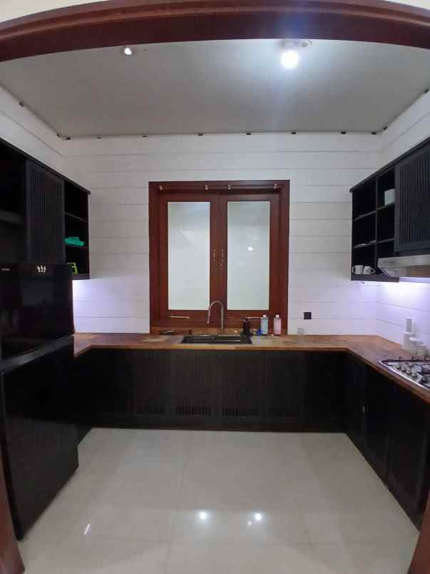 disewakan rumah graha famili