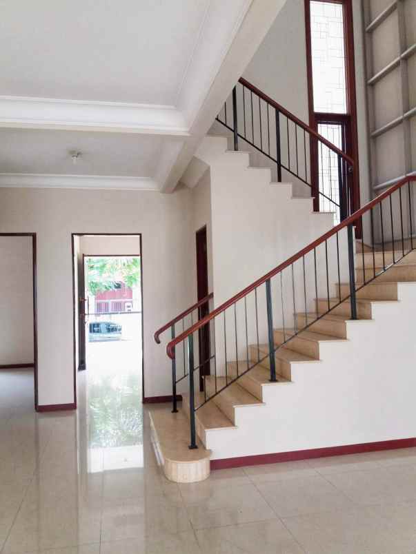 disewakan rumah graha famili wiyung