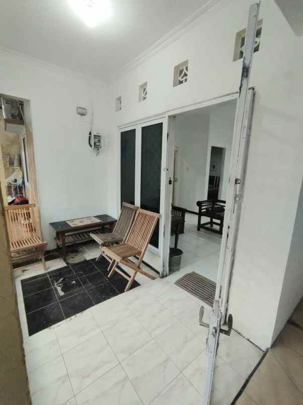 disewakan rumah jalan payung asri permai