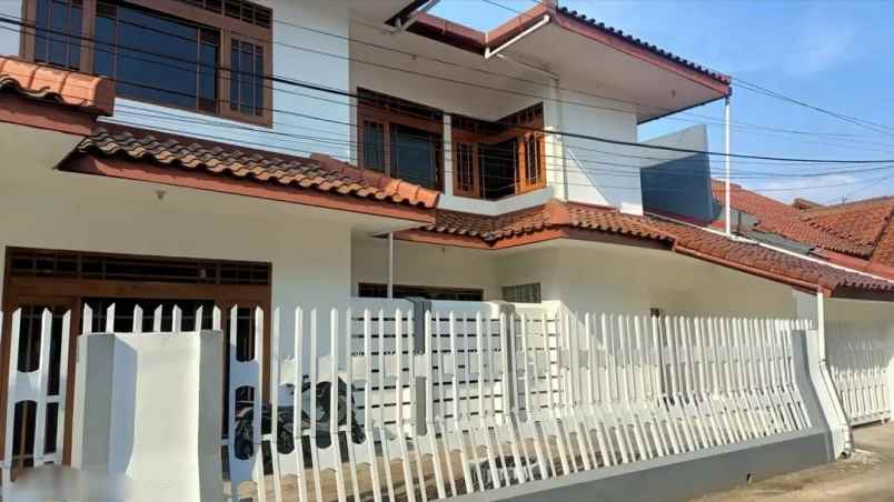 disewakan rumah jl angkik merah delima