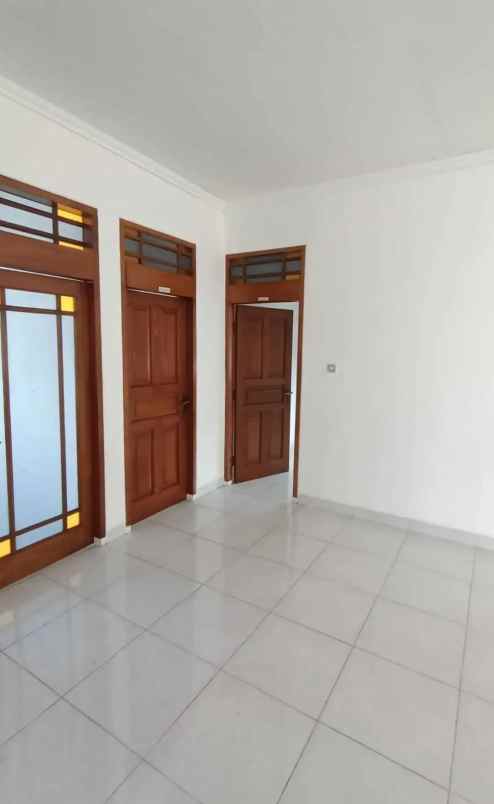 disewakan rumah jl angkik merah delima