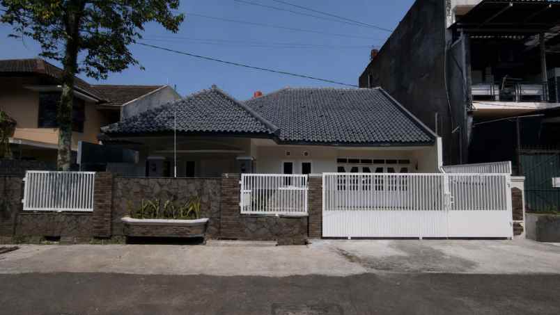 disewakan rumah jl asmarandana karawitan