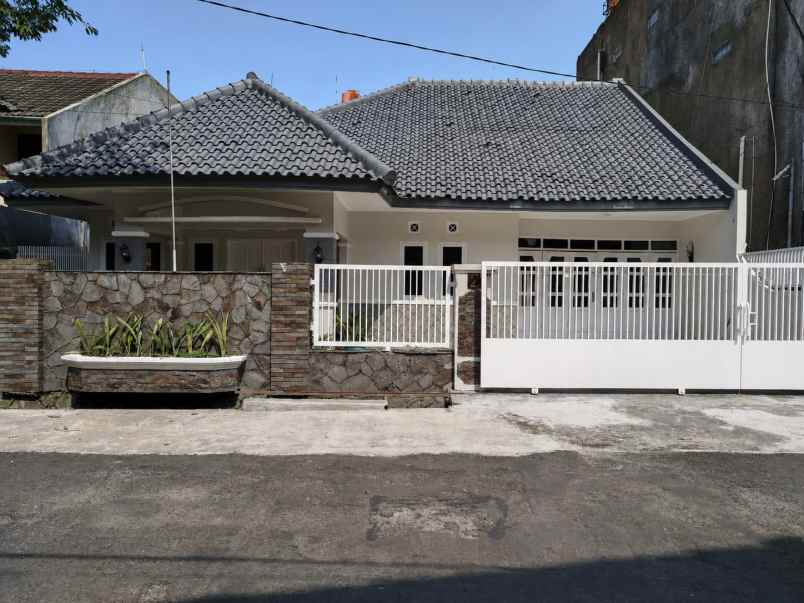 disewakan rumah jl asmarandana karawitan