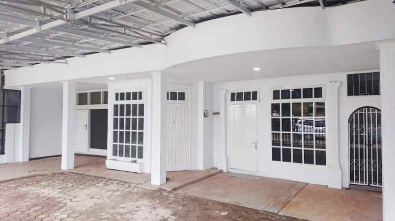 disewakan rumah komplek bina marga no 56