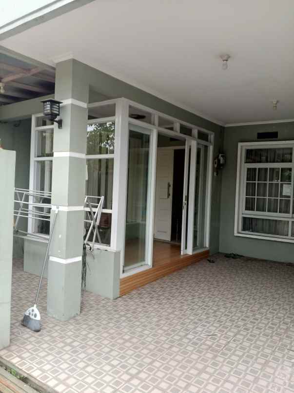 disewakan rumah komplek ciganitri regency