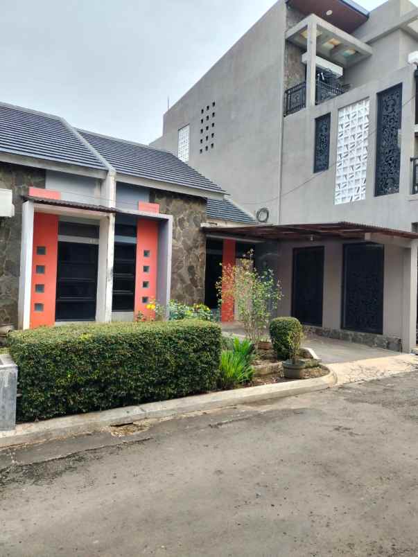 disewakan rumah komplek cihanjuang